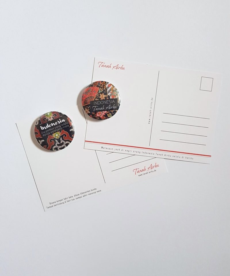 Postkarten und Pins mit indonesischen Batik Motiven